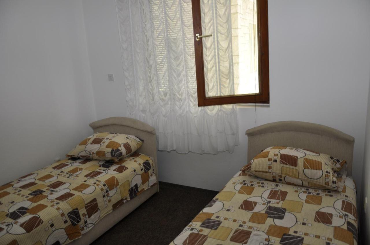 Guest House Lalic بار المظهر الخارجي الصورة